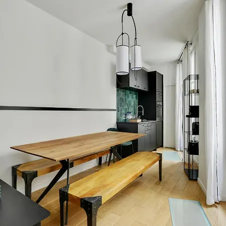 Bluestay 9 - à 11 *