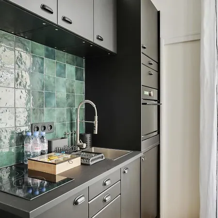 Bluestay 9 - A 11 * Paris