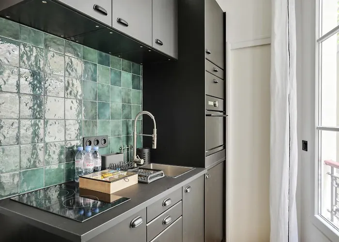 Bluestay 9 - à 11 * Paris